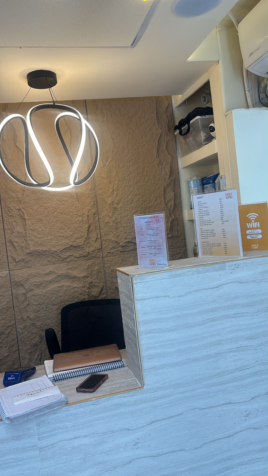 Recepción de Holy Chic