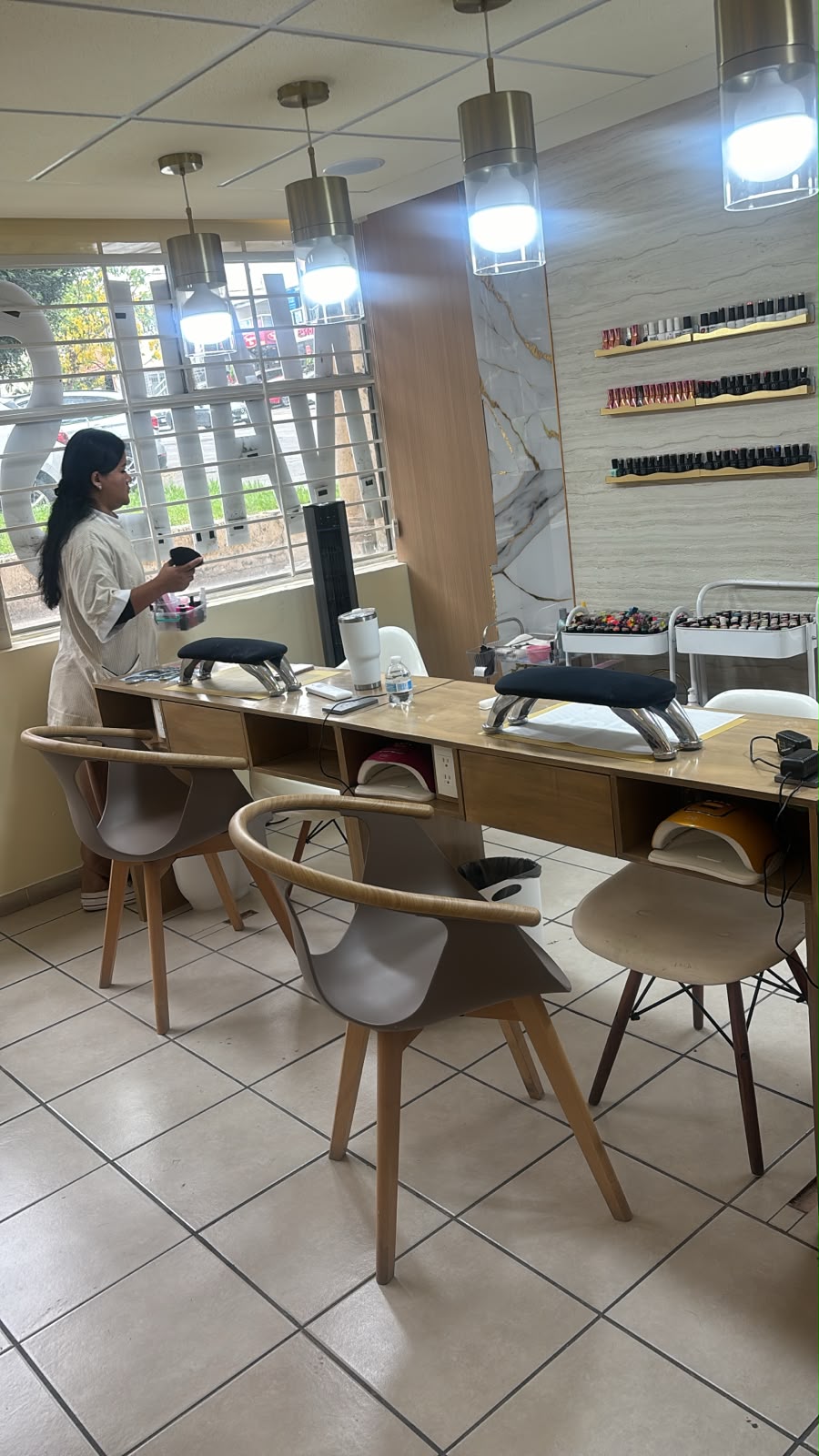 Área de uñas de Holy Chic